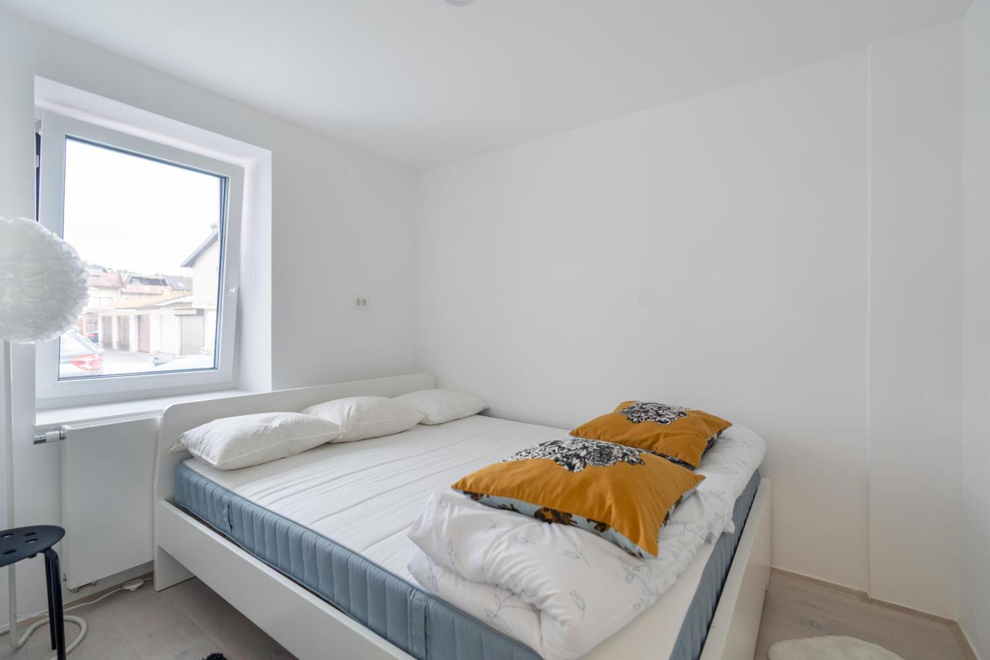 Black & White Apartments Rozna Dolina Λιουμπλιάνα Εξωτερικό φωτογραφία