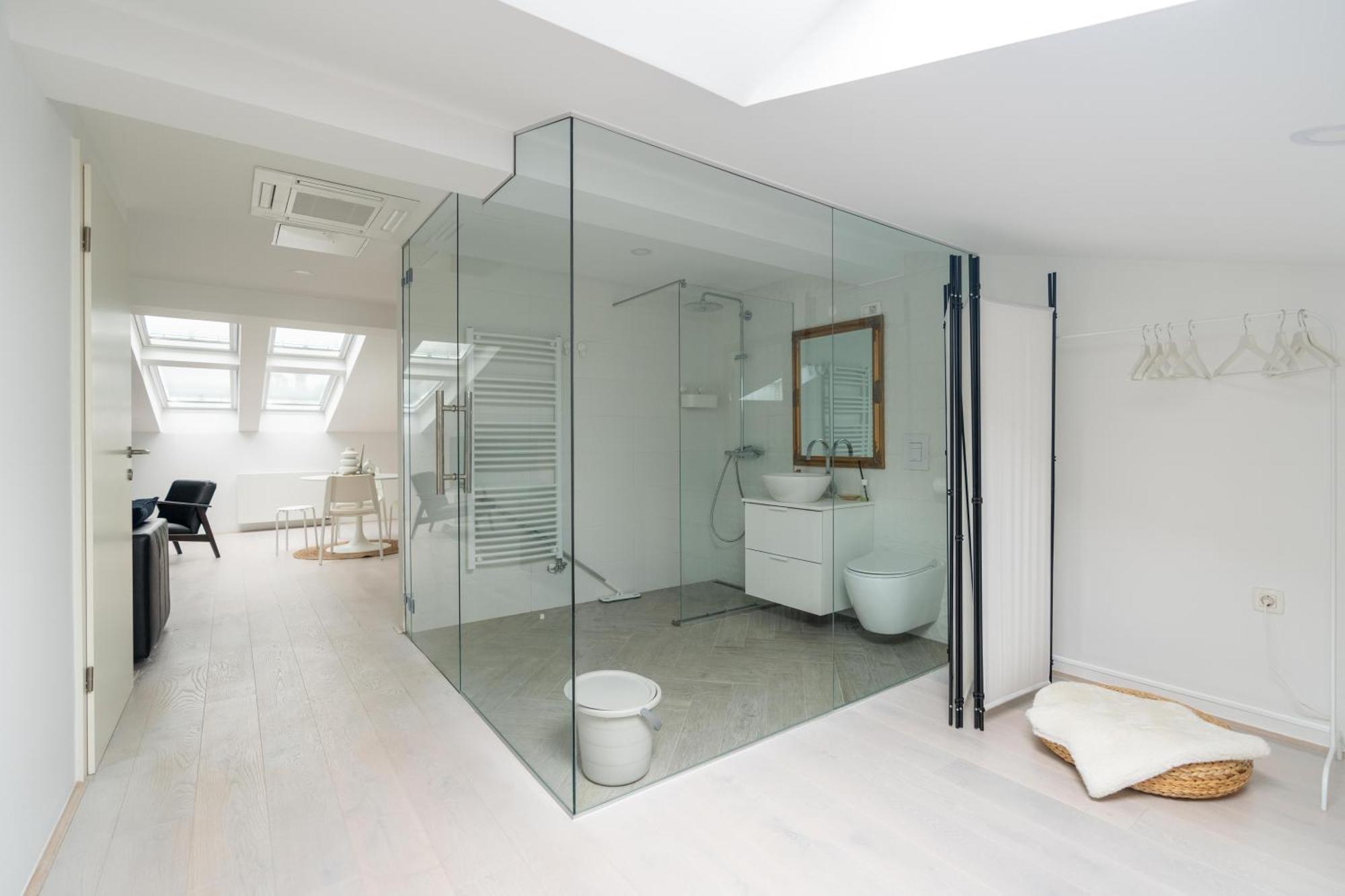 Black & White Apartments Rozna Dolina Λιουμπλιάνα Εξωτερικό φωτογραφία