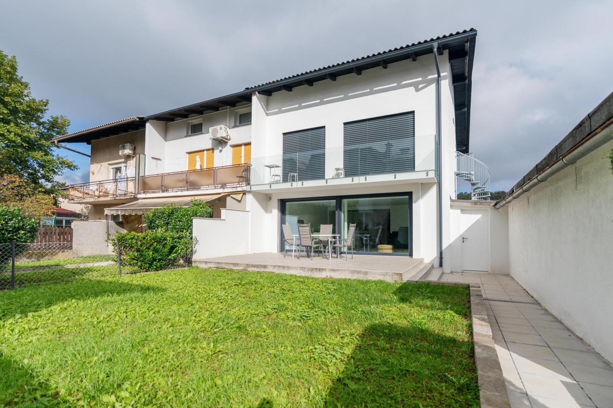 Black & White Apartments Rozna Dolina Λιουμπλιάνα Εξωτερικό φωτογραφία